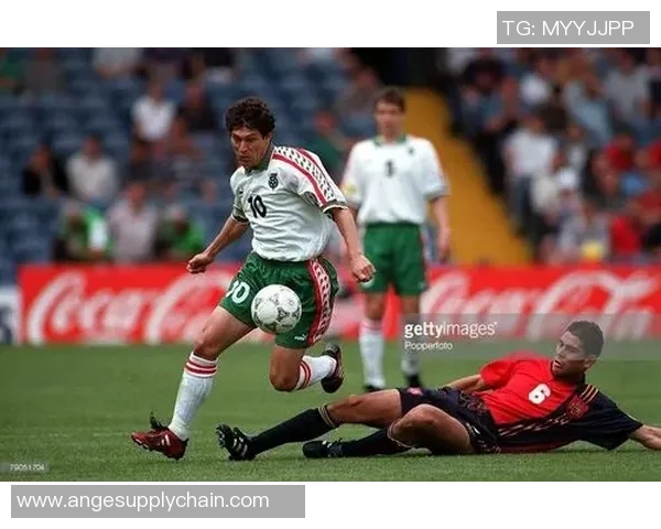 足球明星背后的号码故事与经典瞬间的精彩回顾 足球明星背后的号码故事与经典瞬间的精彩回顾